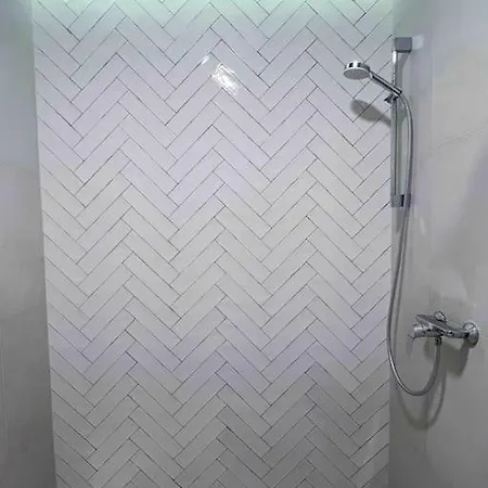 דירה Stylish 2bd Escape - In Center